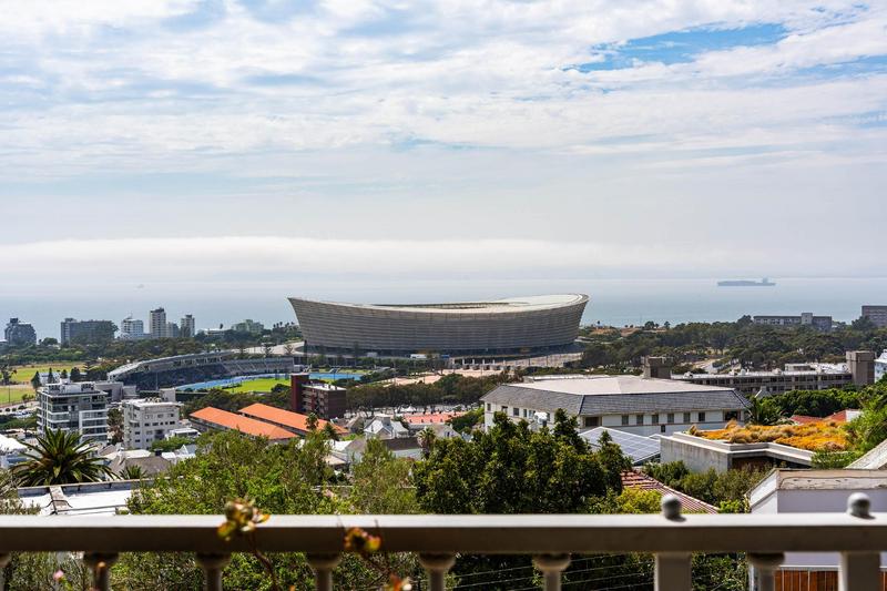 3 Bedroom Property for Sale in Green Point Western Cape